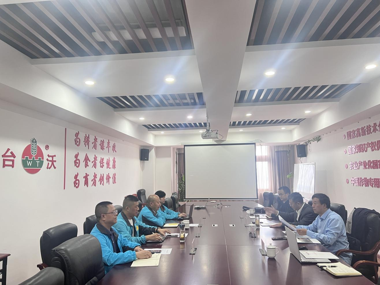 易飞到非公种业企业开展党建事情调研