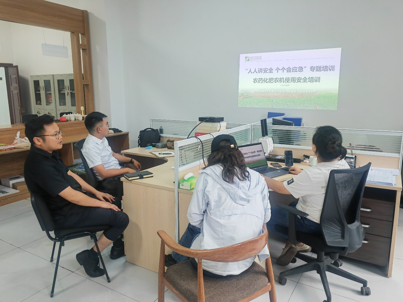 种芯农业组织开展“人人讲清静 个个会应急”专题培训