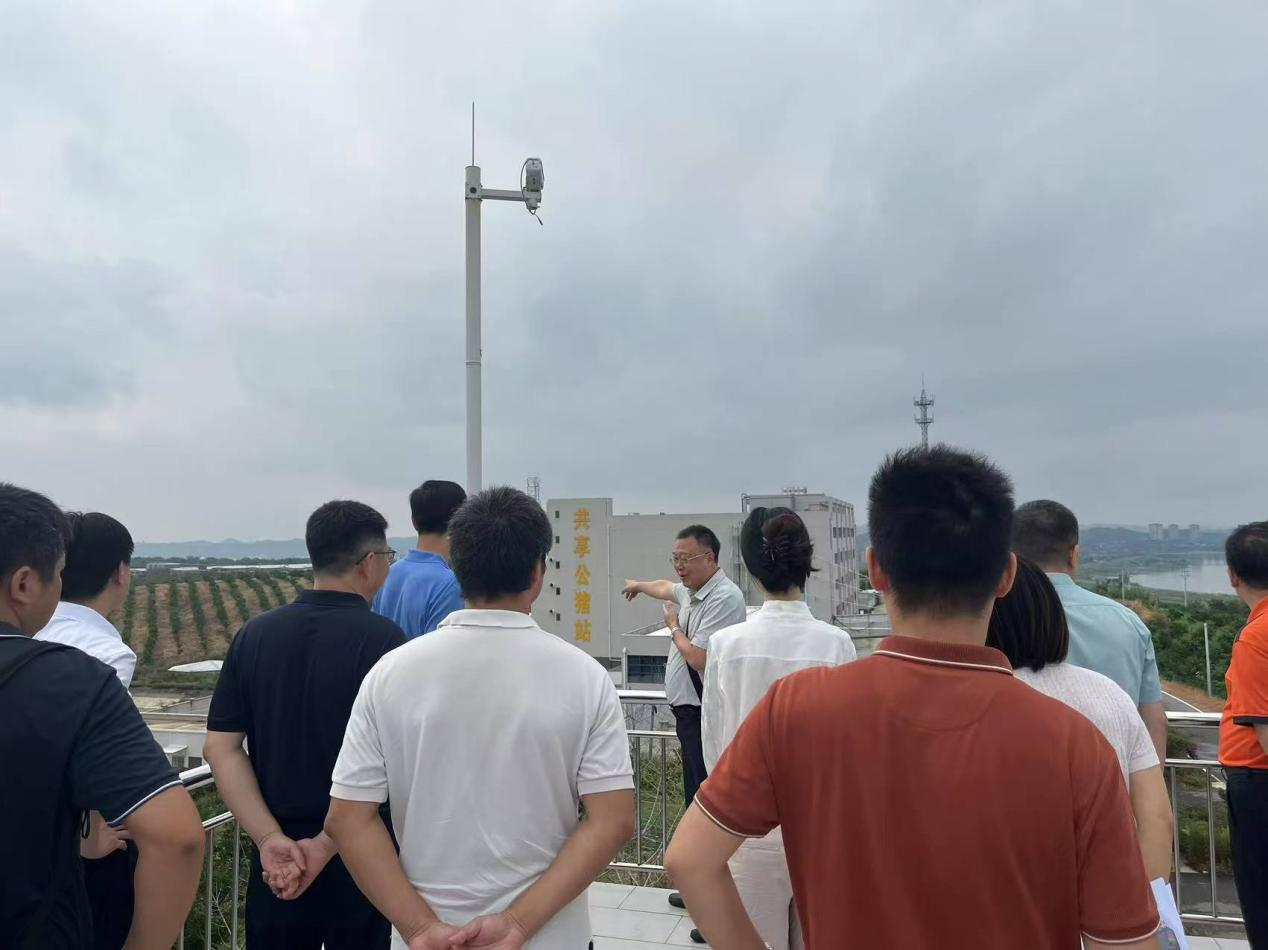 中国农村手艺开发中心总工程师葛毅强一行到川繁猪公司指导检查