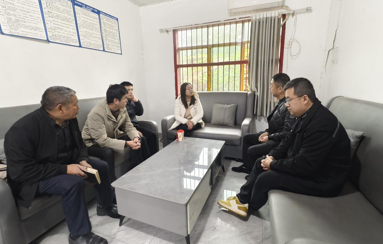 川北公司慰问扶贫事情组 共商帮扶新行动